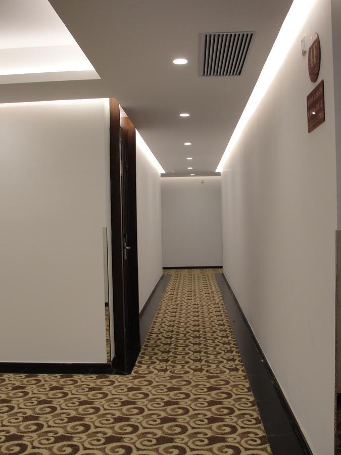Royal Holiday Hotel Yangon Exterior foto