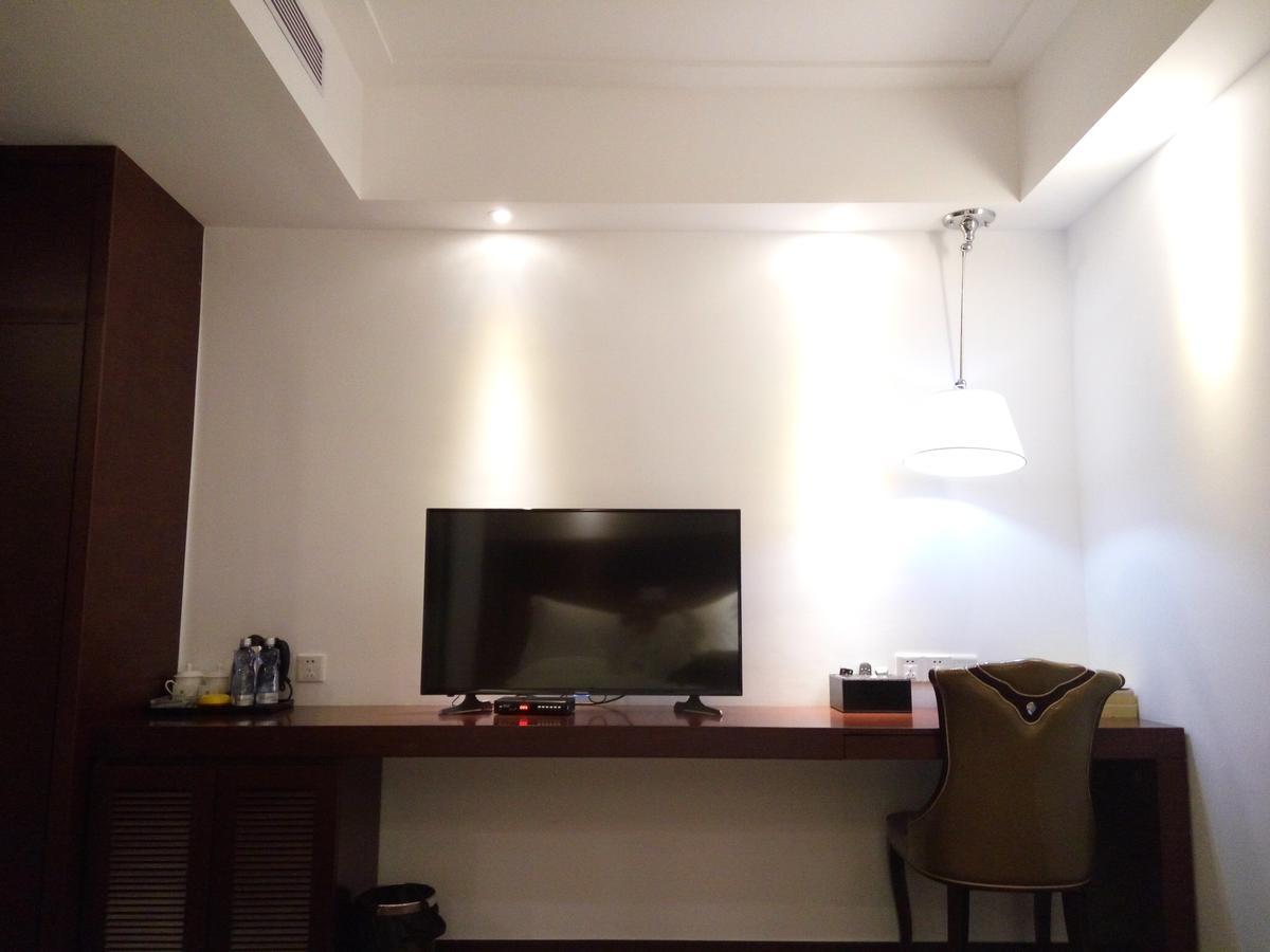 Royal Holiday Hotel Yangon Exterior foto