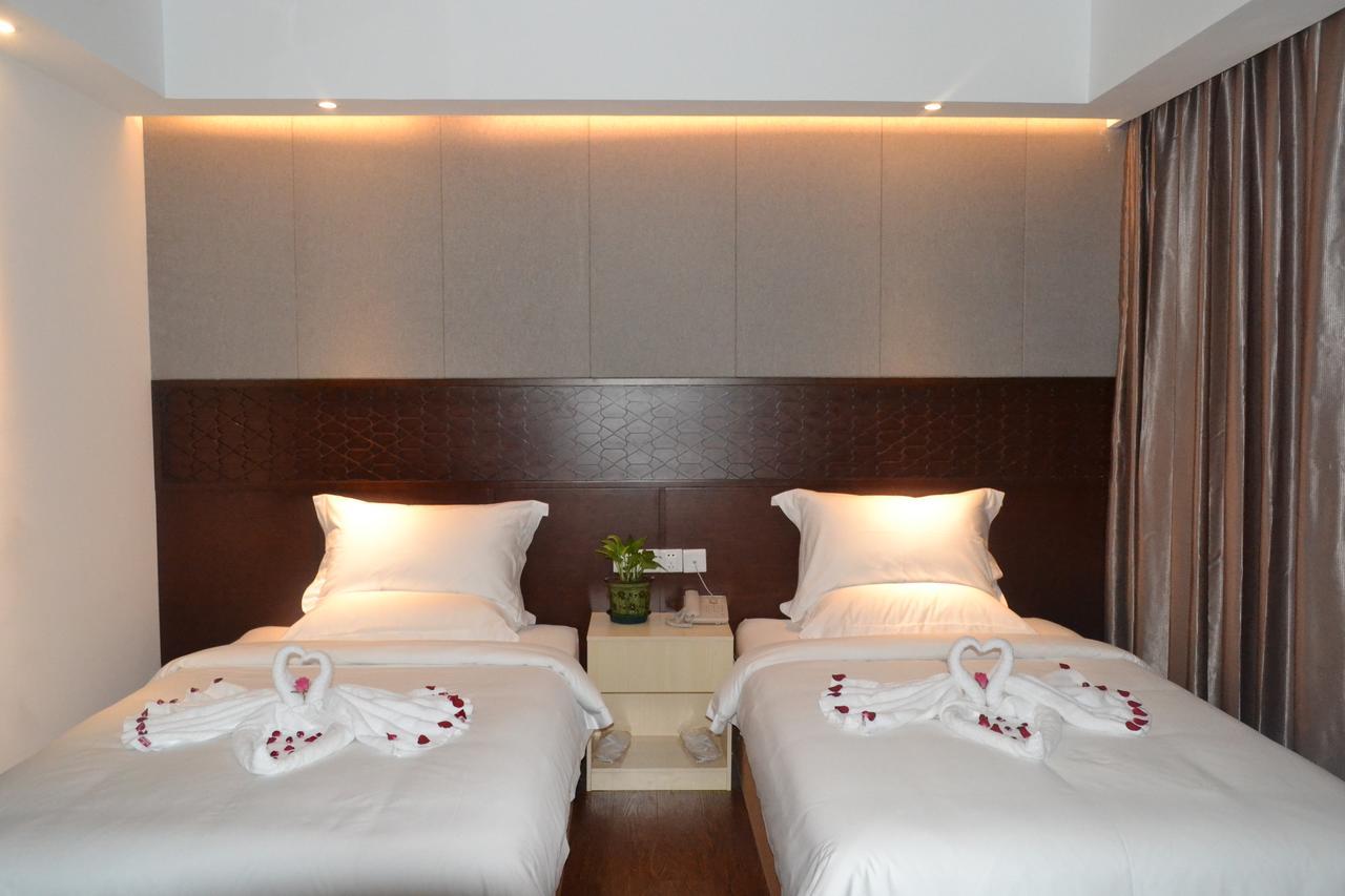 Royal Holiday Hotel Yangon Exterior foto