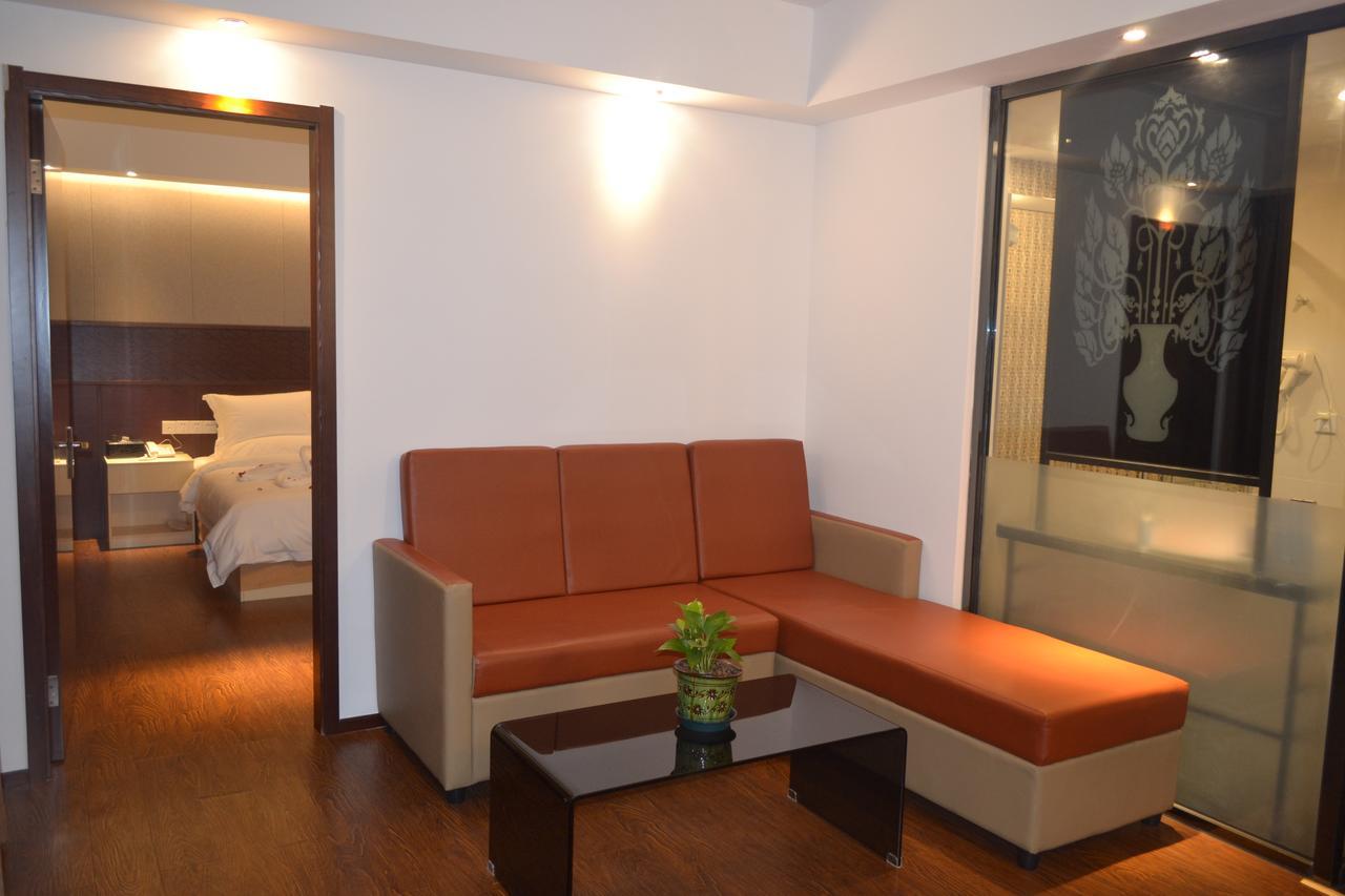 Royal Holiday Hotel Yangon Exterior foto