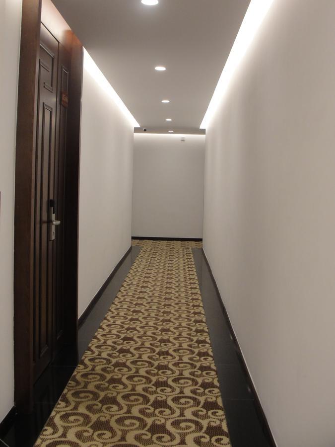 Royal Holiday Hotel Yangon Exterior foto