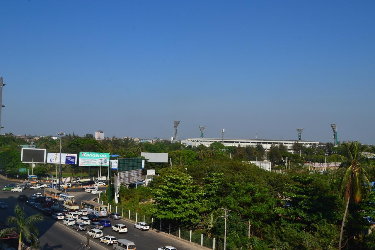 Royal Holiday Hotel Yangon Exterior foto