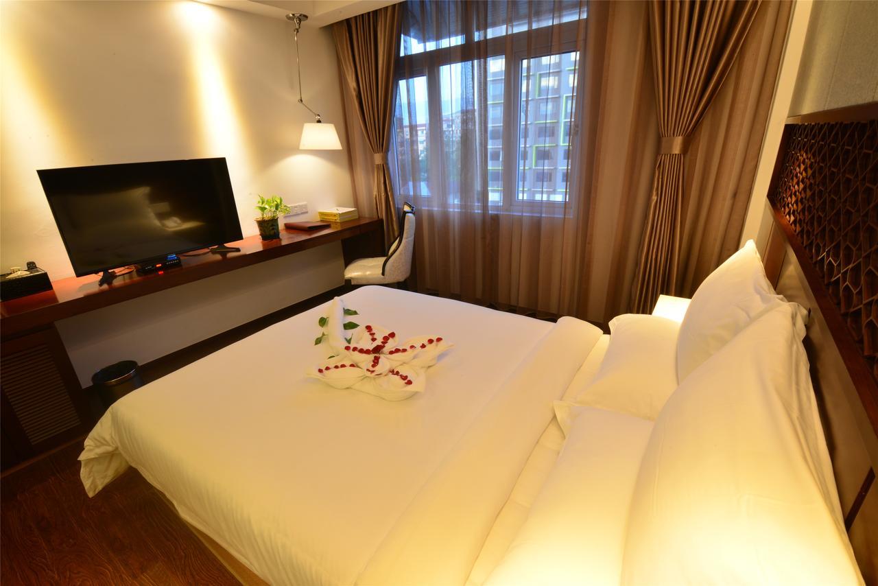 Royal Holiday Hotel Yangon Exterior foto